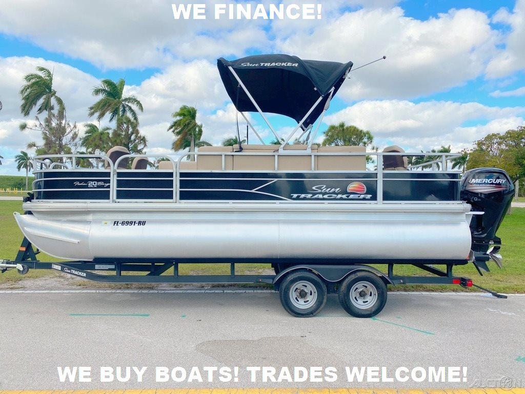 2019 Sun Tracker Fishin’ Barge 20 DLX