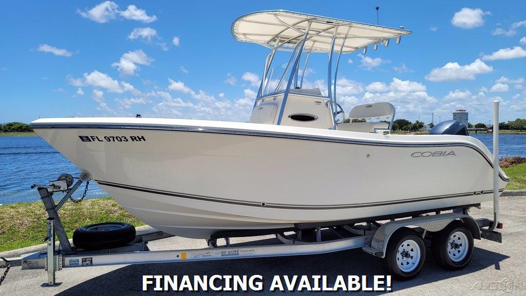 2015 Cobia 201 Center Console