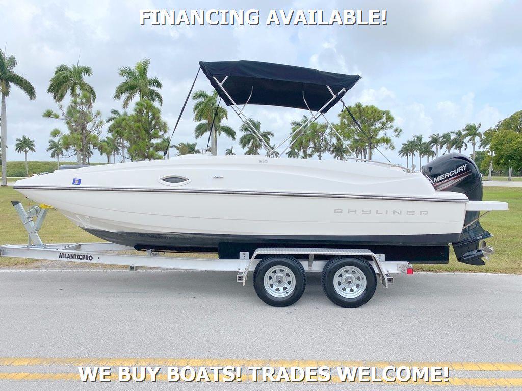 2018 Bayliner 210 Deck Boat