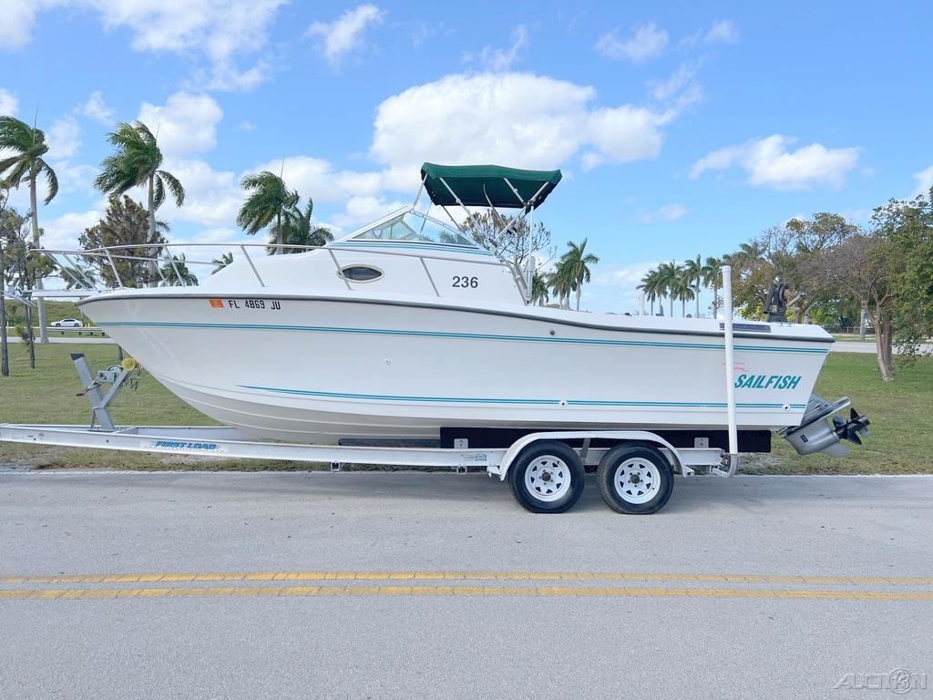 1996 Sailfish 236WA