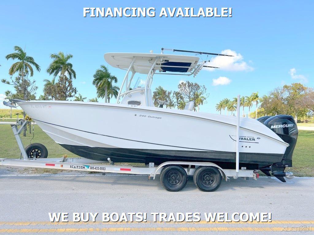 2008 Boston Whaler 240 Outrage