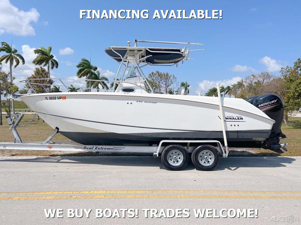 2004 Boston Whaler 240 Outrage