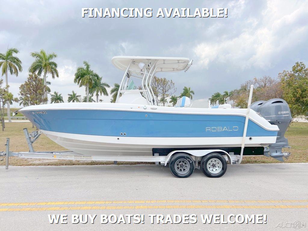 2013 Robalo R240 Center Console