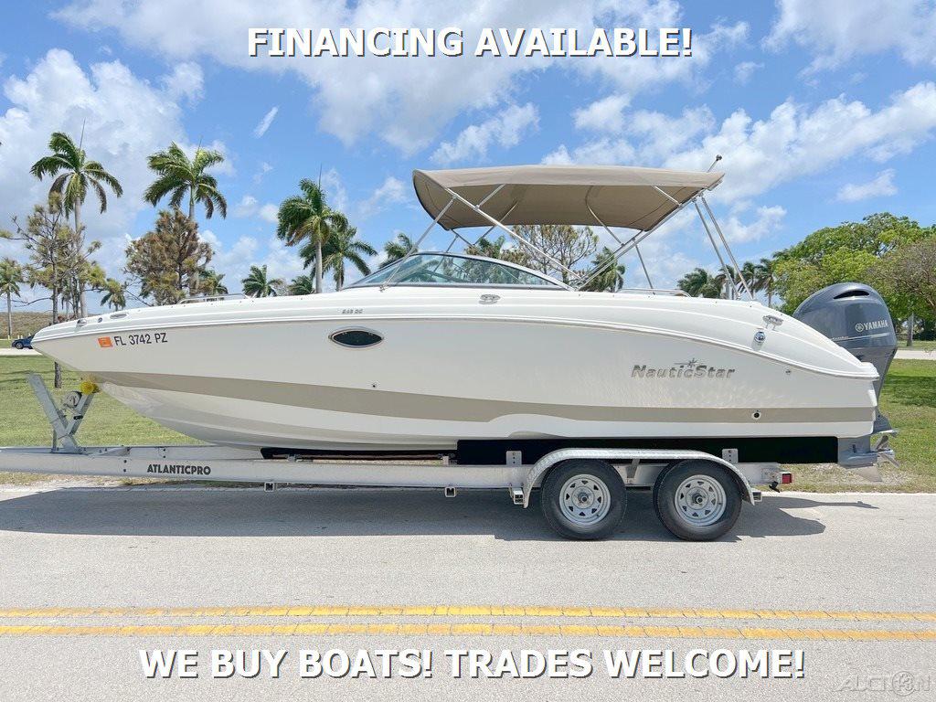 2015 NauticStar 243DC Sport Deck