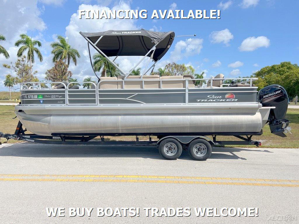 2018 Sun Tracker Party Barge 22 DLX