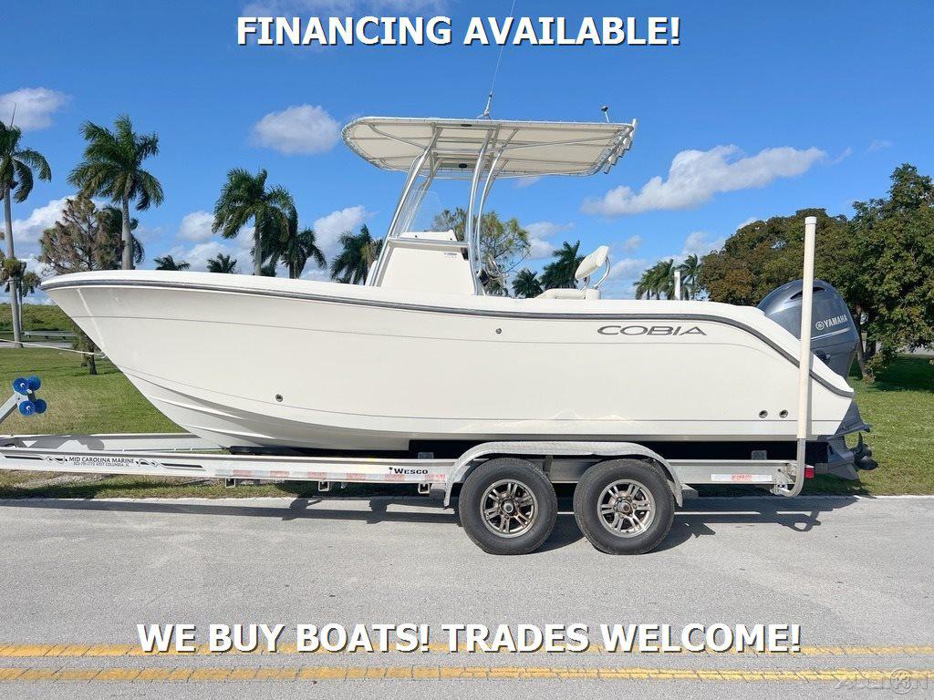2018 Cobia 220 Center Console