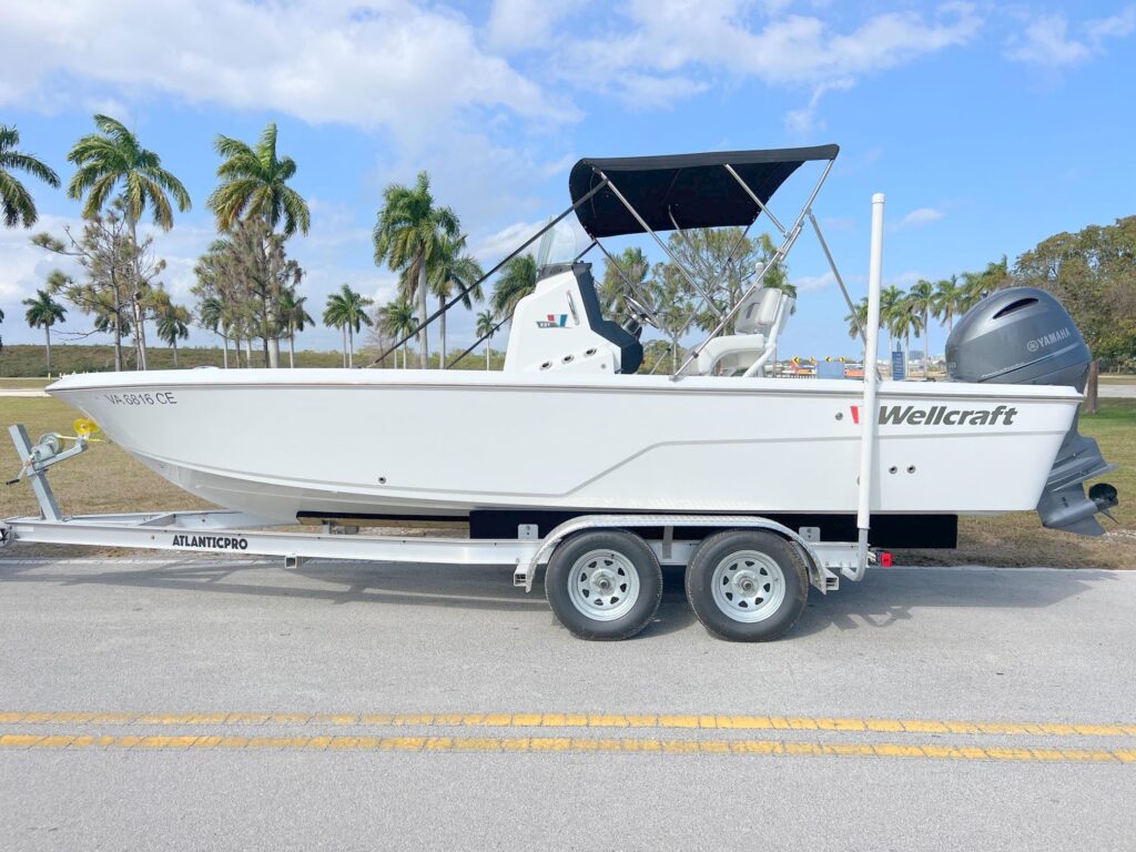 2020 Wellcraft 221 Bay