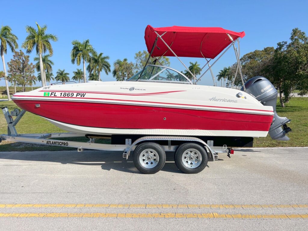 2015 Hurricane SunDeck 187 OB