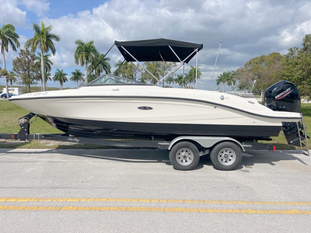 2020 Sea Ray SPX 210