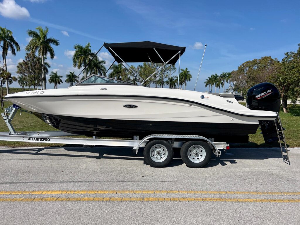 2020 Sea Ray SPX 210