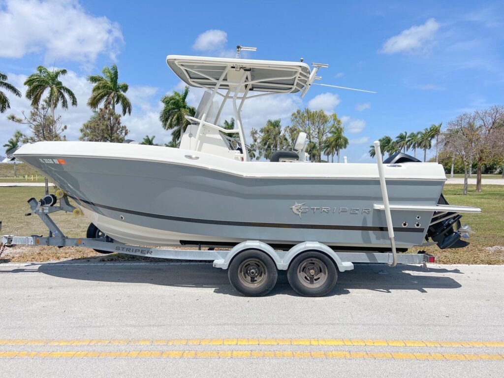 2018 Striper 220 Center Console