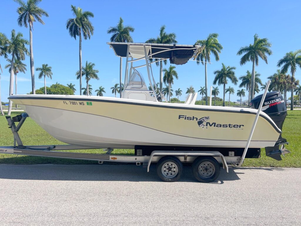 2004 Fishmaster 2100 Center Console