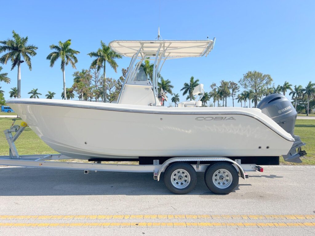 2018 Cobia 220