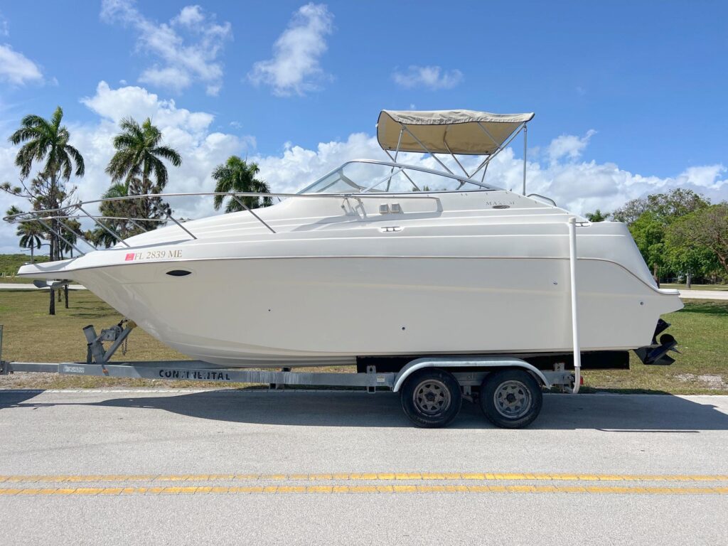 2003 Maxum 2400SE Sport Cruiser