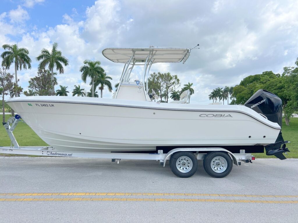 2020 Cobia 237 Center Console
