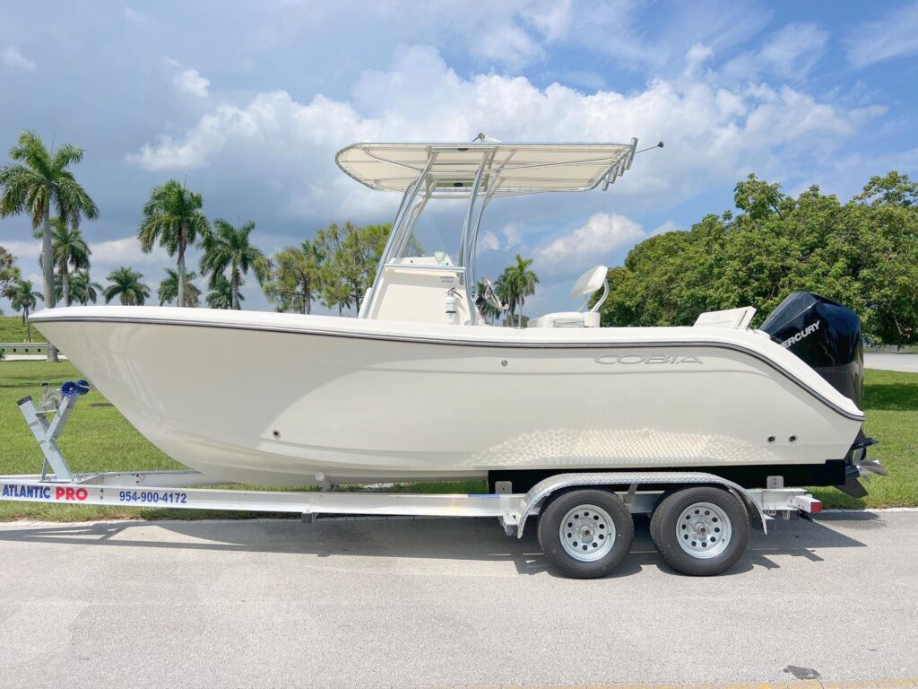 2018 Cobia 220