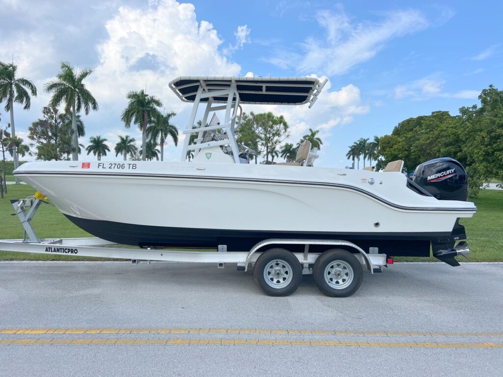 2021 Bayliner Trophy T22CC