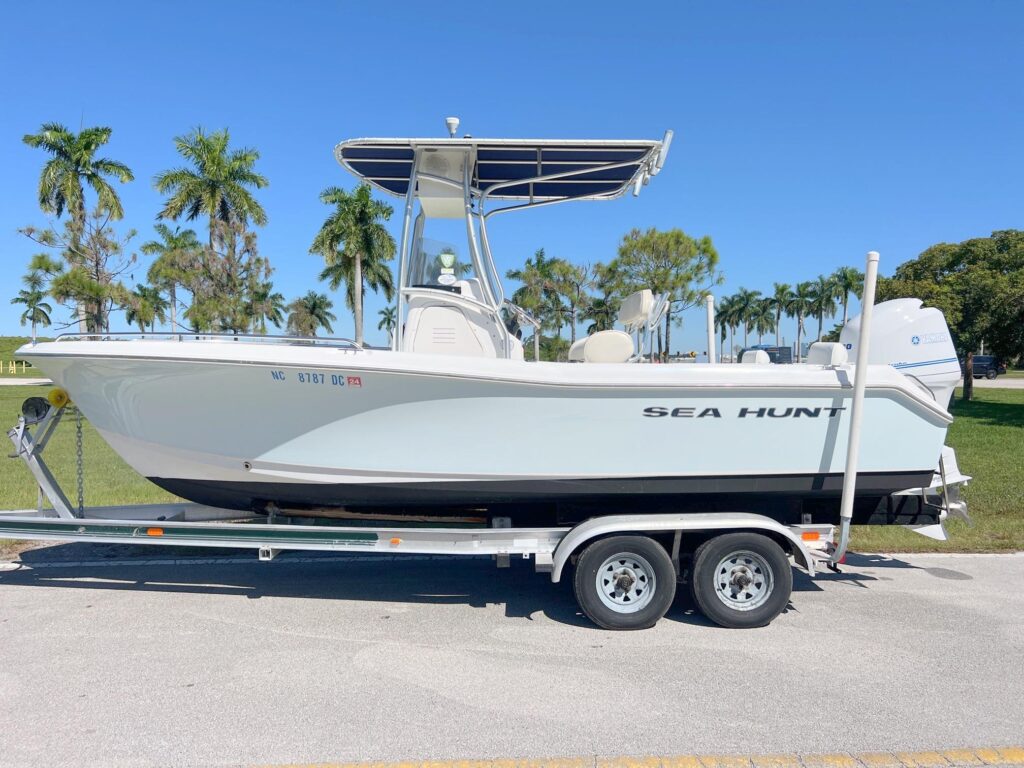 2006 Sea Hunt Triton 207