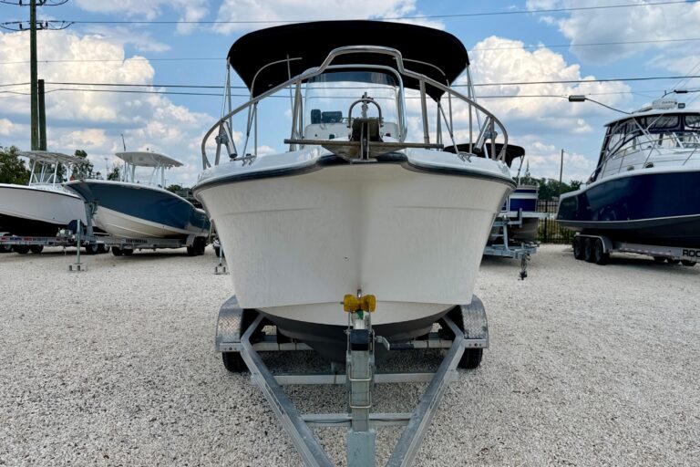 2003 Seaswirl Striper 2101 CC