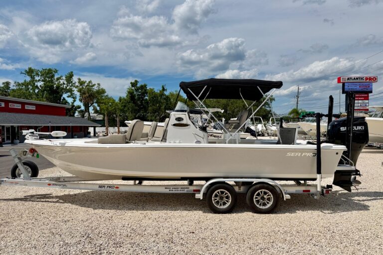 2022 Sea Pro 248 Bay