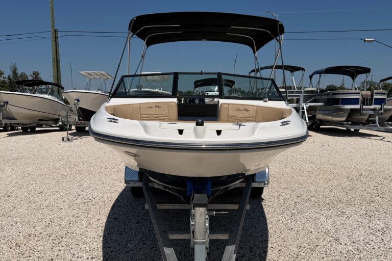 2022 Sea Ray SPX 210 Outboard