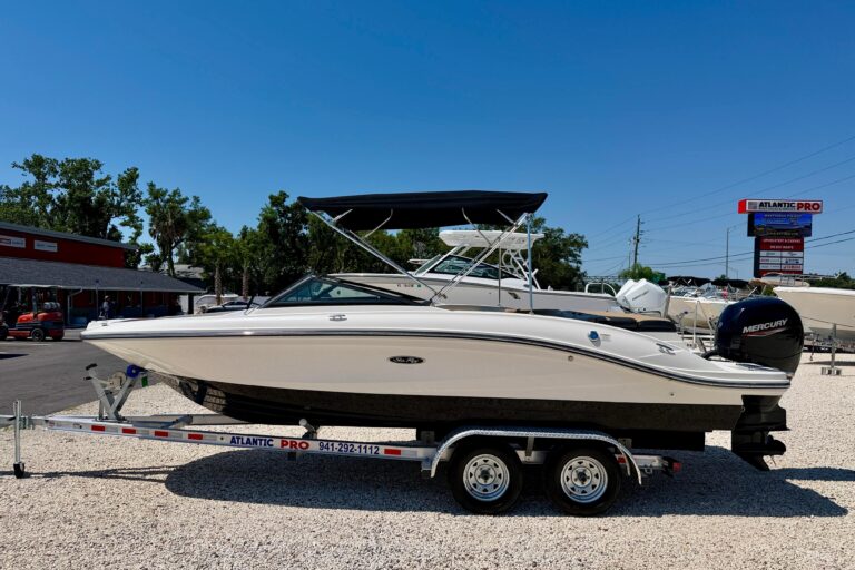 2022 Sea Ray SPX 210 Outboard