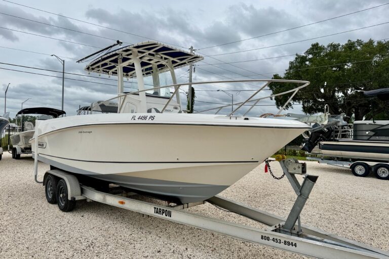 2014 Boston Whaler 250 Outrage