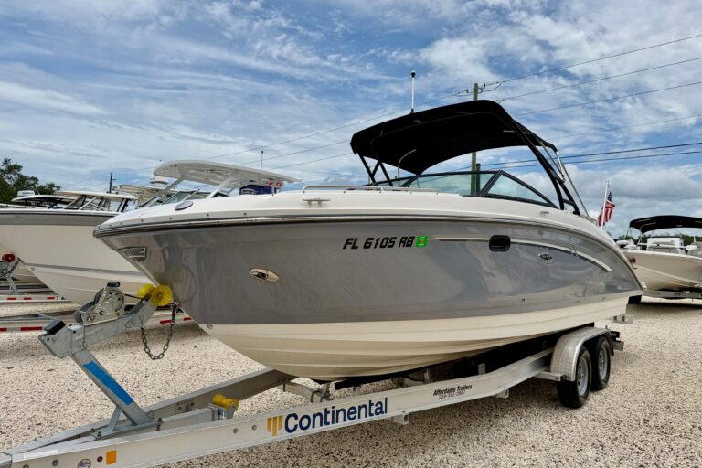 2016 Sea Ray 270 Sundeck Outboard