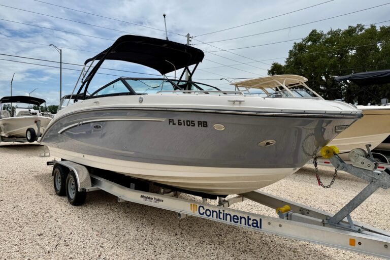 2016 Sea Ray 270 Sundeck Outboard