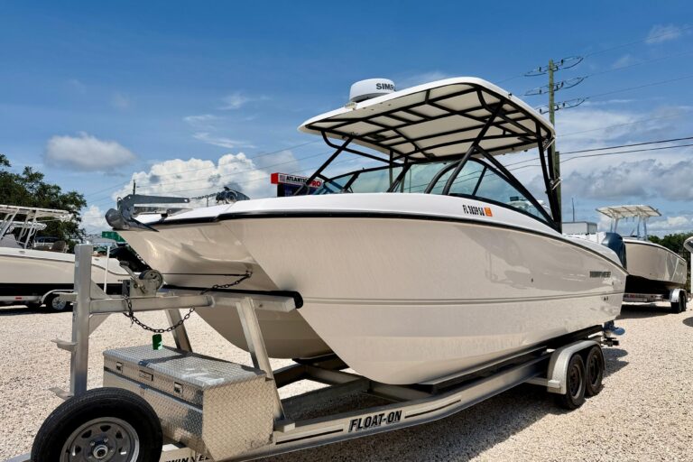 2021 Twin Vee 240 GFX DC