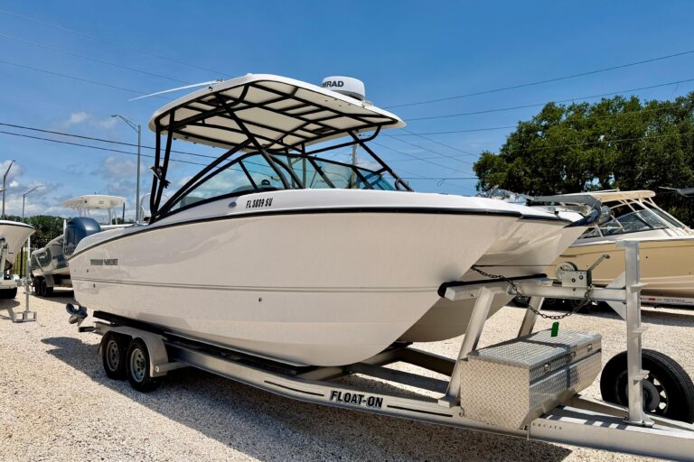 2021 Twin Vee 240 GFX DC