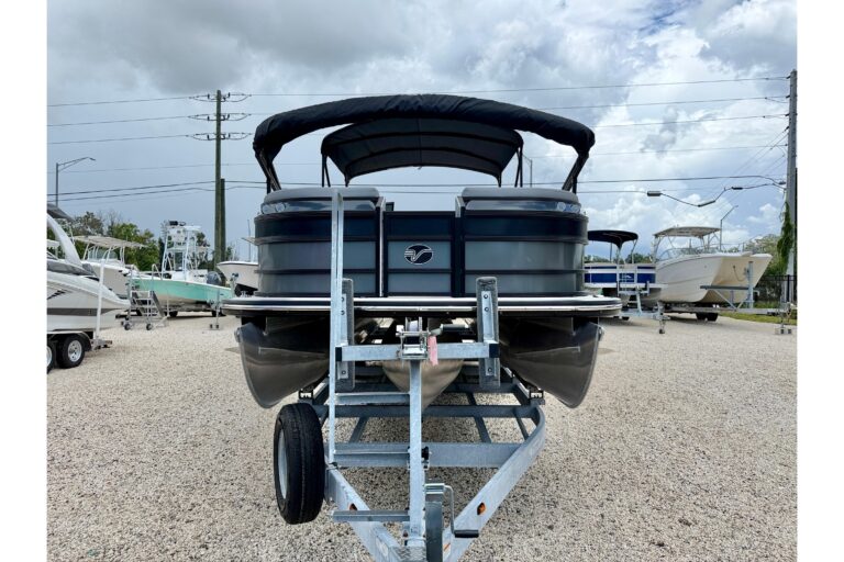 2025 Vanderbilt 700T