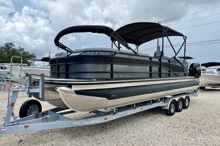 2025 Vanderbilt 700T